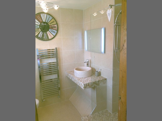alan_ensuite_1